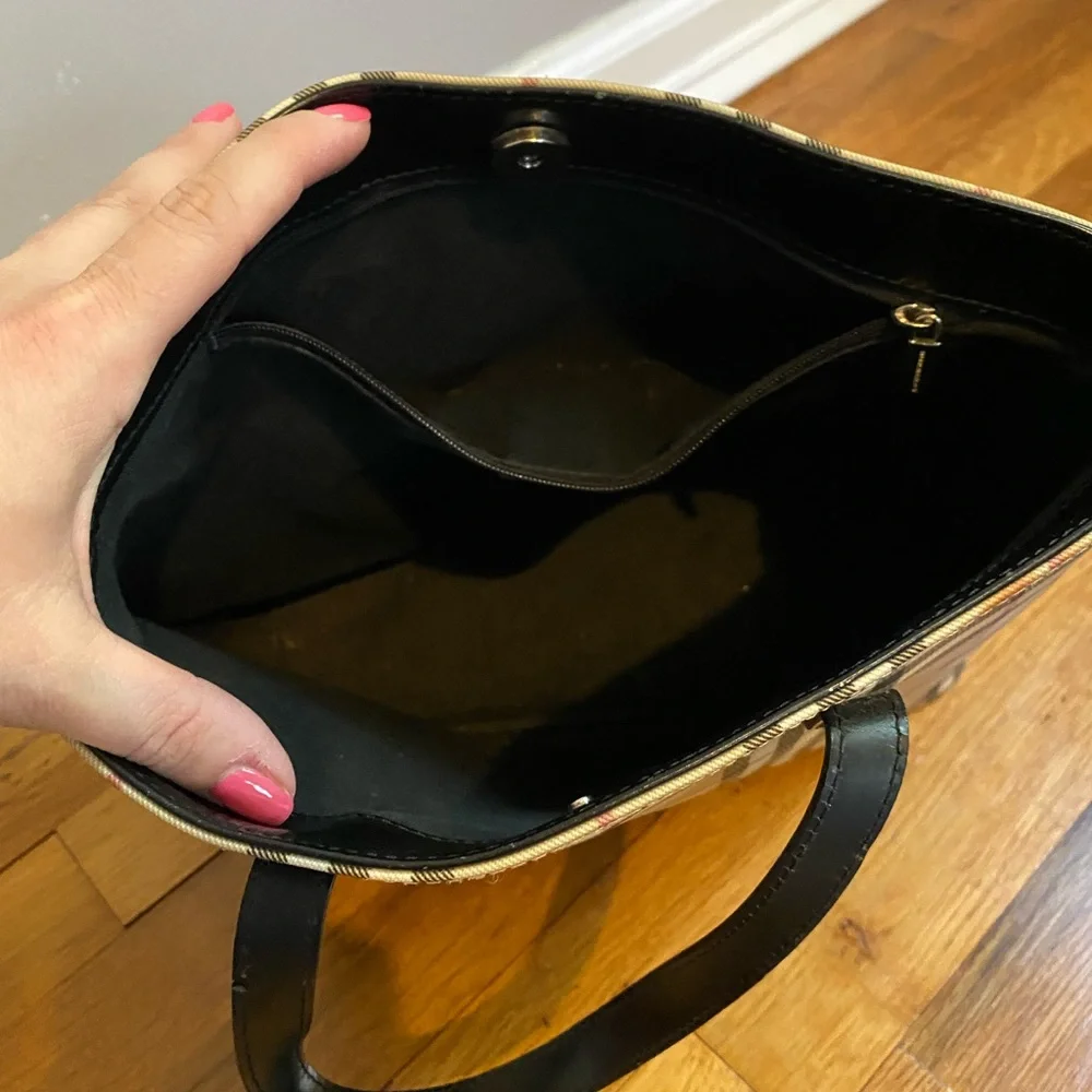 Burberry tote bag. - Picture 4 of 9